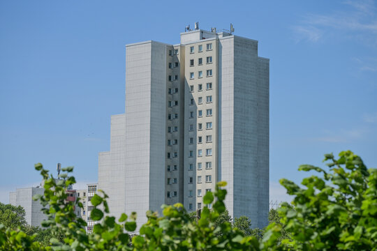 Hochhaus, Wei&szlig;e Siedlung, Aronstra&szlig;e, Neuk&ouml;lln, Berlin, Deutschland
