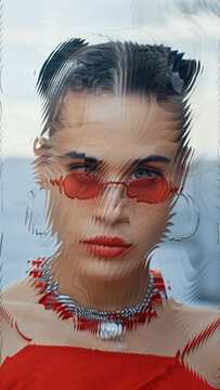 Vertical Glass Effect 08