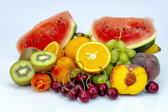 Alimentazione sana per il benessere con frutta di stagione 