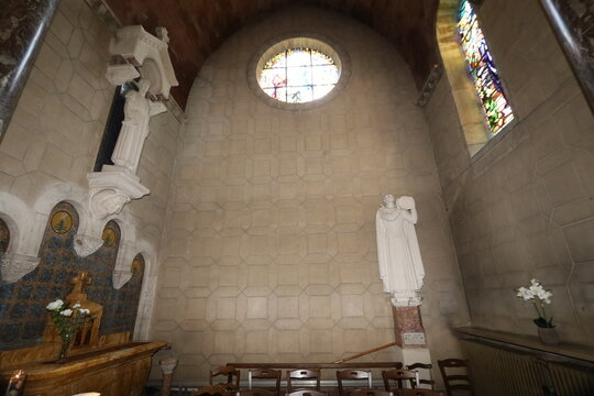 Chapelle La Colombi&egrave;re, de style n&eacute;o-byzantin et art d&eacute;co, ville de Paray le Monial , d&eacute;partement de la Sa&ocirc;ne et Loire, France