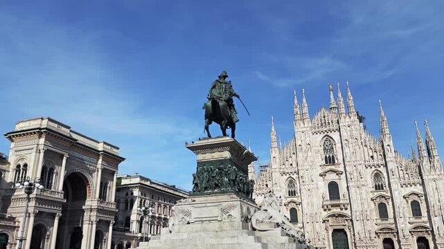 Grand Milan Piazza Duomo: Cathedral, Monument & Galleria View