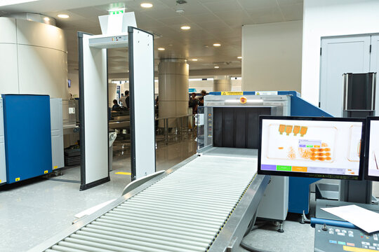 scanner de contr&ocirc;le dans un a&eacute;roport