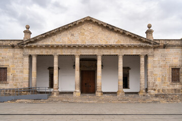 Obraz premium Fachada del Museo Cabañas joya arquitectónica de estilo neoclásico y casa de las obras de arte de importante artista mexicano en Guadalajara, Jalisco. 