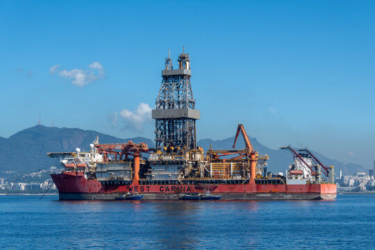 Seadrill drillship West Carina anchored in Guanabara Bay. Rio de Janeiro - Brazil