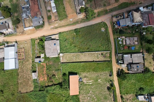 Um loteamento em Mogi das Cruzes, regi&atilde;o metropolitana de S&atilde;o Paulo, Brasil, em imagem a&eacute;rea obtida com drone.