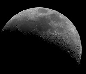 LUNA EN EL CIELO OSCURO Y NOCHE © Lúmina Studio