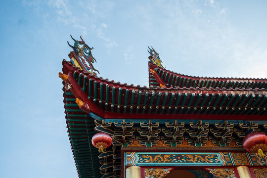 Traditional chinese temple roof with dragon decorations