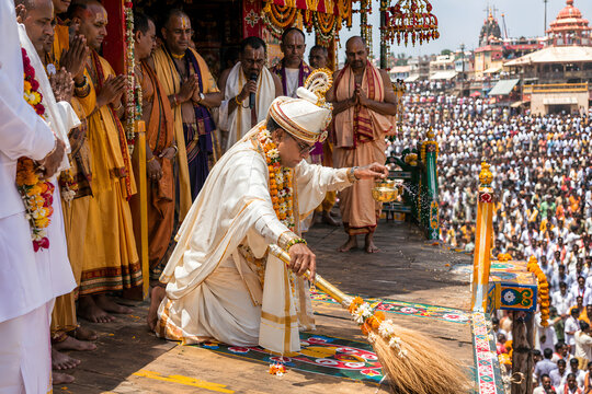 Chhera Pahara Ritual During Rath Yatra With King of Puri Sweeping Chariot Platform With Golden Broom in Humble Devotion, Sacred Hindu Tradition Odisha India