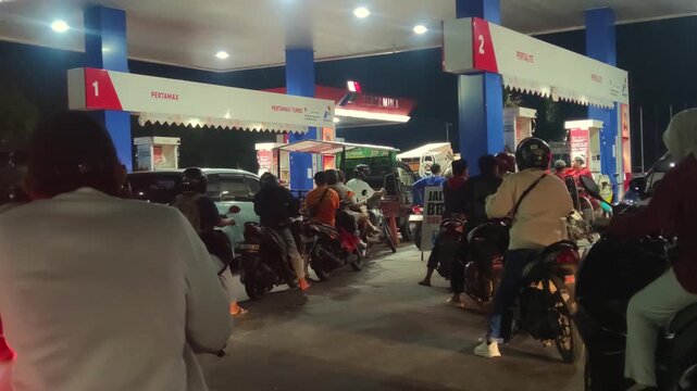 queuing for gas