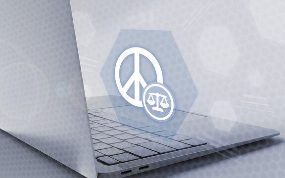 Diese Grafik zeigt ein Friedenszeichen und eine Waage der Justiz, die &uuml;ber einer modernen Laptop-Tastatur schweben. Eine abstrakte, professionelle Darstellung f&uuml;r Recht und Ordnung.