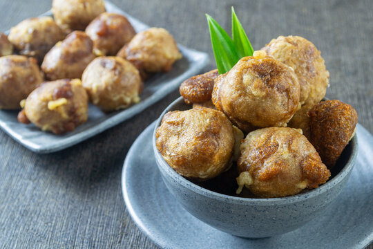 Getuk goreng Sokaraja is a legendary Indonesian sweet snack native to the Sokaraja district of Banyumas, Central Java. made from mashed cassava and palm sugar, deep-fried until crispy