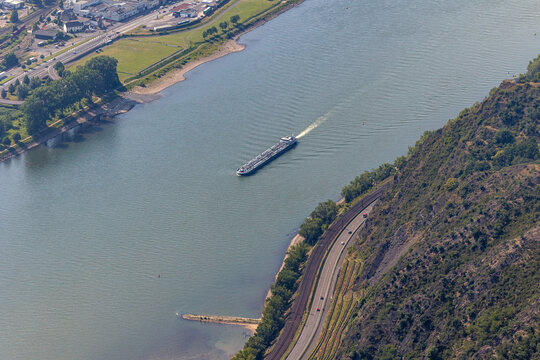 Schiff auf dem Rhein 1 Luftaufnahme