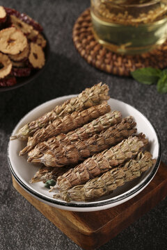 Traditional Chinese Medicine Herbs and Dried Roots with Herbal Tea for Natural Health and Wellness TCM Formulations