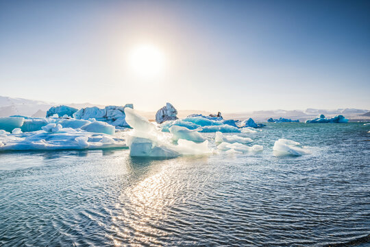 Iceberg floating in J�kuls�rl�n glacial lagoon in Iceland