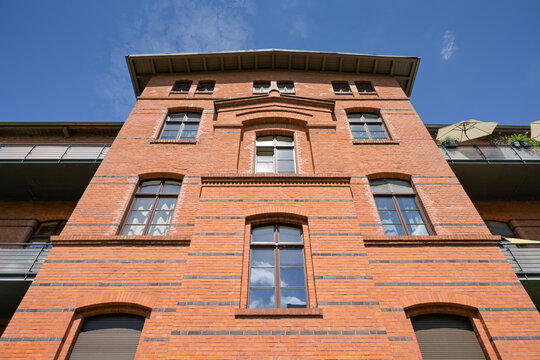 Wohnhaus auf dem Gel&auml;nde ehemaliges Gef&auml;ngnis Rummelsburg, Bezirk Lichtenberg, Berlin, Deutschland