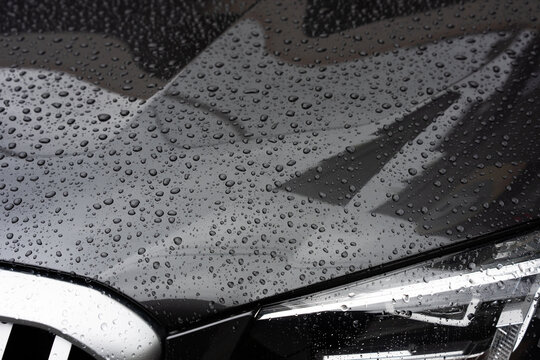 水滴のついた車