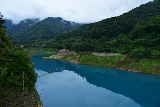 群馬県 中之条町の奥四万湖
