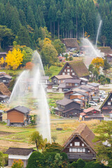 岐阜_世界遺産白川郷と放水訓練の風景 © BSJ