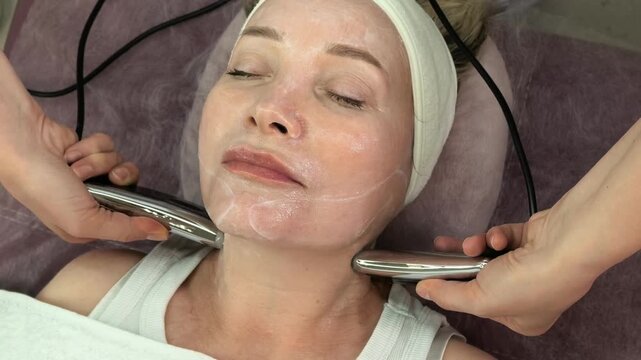 Microcurrent Facial Treatment For Mature Skin