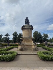 Obraz premium statue in the garden