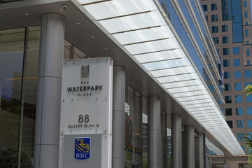 Obraz premium RBC Water Park Place, 88 Queens Quay W, Toronto