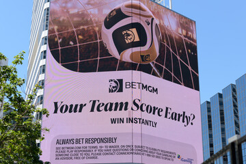 Obraz premium LED spectacular facing Sankofa Square with BETMGM advertising, Toronto
