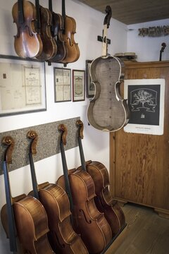 Master Luthier Rainer W. Leonhardt, Mittenwald, Bavaria, Germany