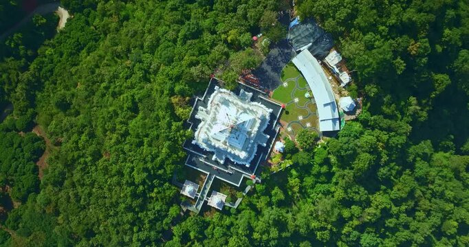 The metal castle pagoda, one of the tourist attractions in Chiang Mai at Wat Aranyawas, is Phra That Si Mueang Pong, which is considered the 2nd metal castle in Thailand and the 4th in the world.