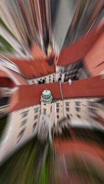 Dynamic Vertical Zoom Transition