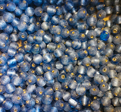 Perline di plastica azzurre Macro