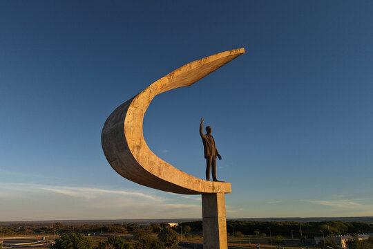 JK Memorial, in Bras&iacute;lia, was designed by Oscar Niemeyer and inaugurated in 1981 in honor of Juscelino Kubitschek, the former president who led the construction of Brazil&rsquo;s modern capital.