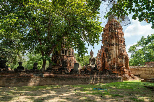 Wat Maha That old temple ruins in Ayutthaya, Thailand