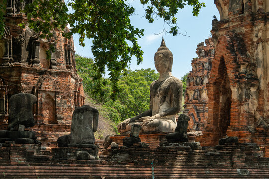 Wat Maha That old temple ruins in Ayutthaya, Thailand