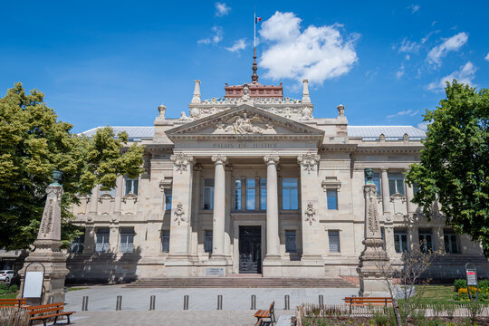 Strasbourg, France - 14 juin 2026: Vue ext&eacute;rieure du palais de justice de Strasbourg si&egrave;ge du tribunal judiciaire de Strasbourg, construit au 19&egrave;me si&egrave;cle dans le quartier de Neustadt