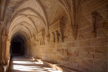 Fototapeta premium Tarragona (Spain). Gallery of the Gothic Cloister of the Royal Monastery of Poblet.