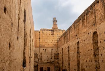 Obraz premium Ancient Earth Walls of Historic Royal Palace Ruins in Marrakech