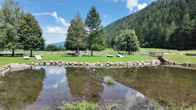 laghetto artificiale val di sole trentino 