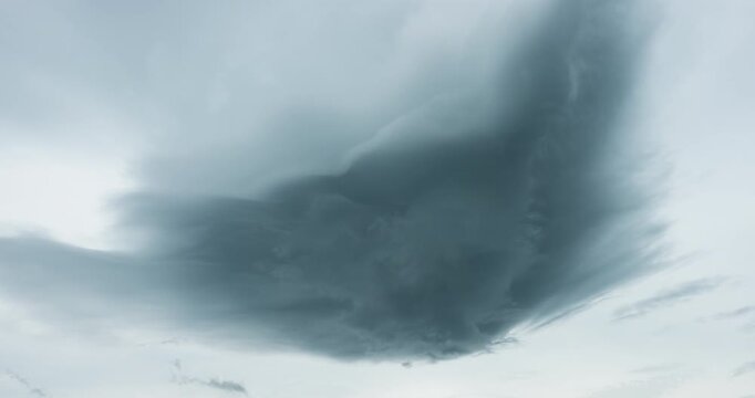 Dramatic Lenticular Cloud Formation (Tsurushi-gumo) (Horizontal | Time Lapse | Static)
