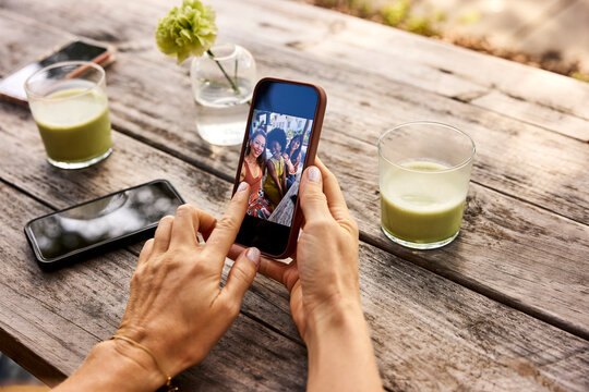 Viewing a Photo on a Smartphone
