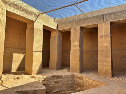 A view from the Mastaba of Ti, located in the Saqqara Pyramids area of ​​Egypt. The person buried in this tomb was a royal architect and administrator from the 5th Dynasty.
