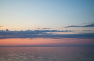 Obraz premium Beautiful sunset over the sea. Evening sea landscape