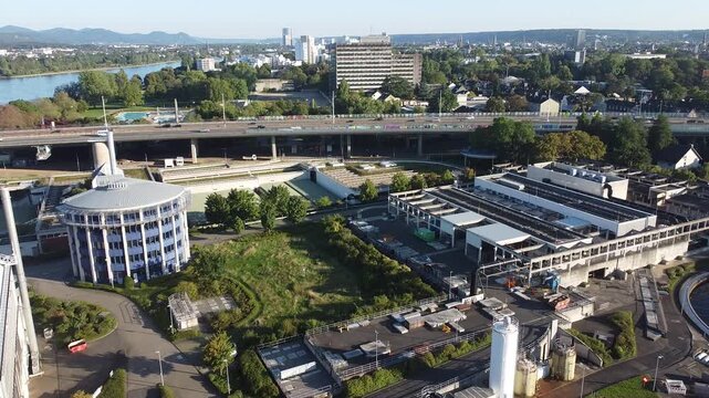 Kl&auml;rwerke und Vorlandbr&uuml;cke der Friedrich-Ebert-Br&uuml;cke in Bonn