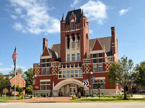 Old Nelson County Courthouse in Bardstown, Kentucky sitting on Courthouse Square