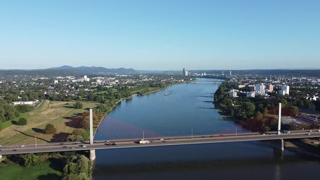 Luftaufnahme der Friedrich-Ebert-Br&uuml;cke (Nordbr&uuml;cke) in Bonn, September 2023