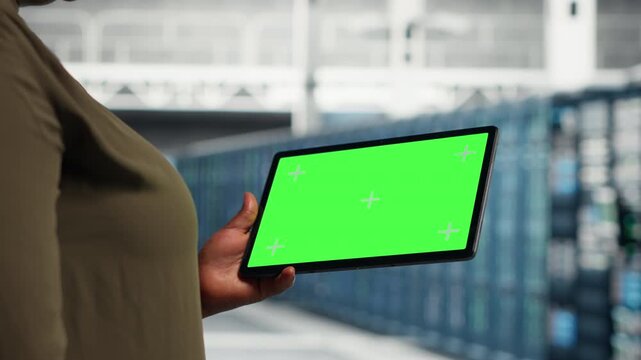 Replaceable-screen tablet supports network infrastructure management inside a server hub, combining a replaceable display with network diagnostics, system monitoring and reliable infrastructure.