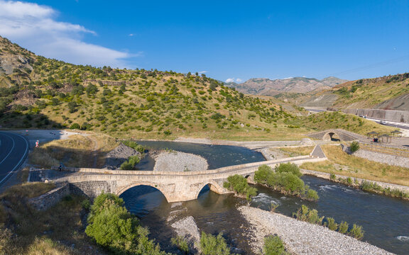 Historic Kasrik Bridge Over Botan River in Siirt, Turkiye &ndash; Ancient Stone Bridge and Cultural Heritage of Southeastern Anatolia