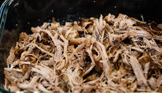 Pulled Pork Burger mit pikanter Sosse