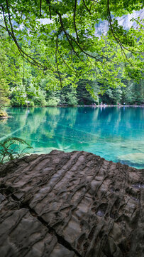 lago alpes su&iacute;&ccedil;os paisagem id&iacute;lica buc&oacute;licaneve verde motanha glaciar lago reflexo