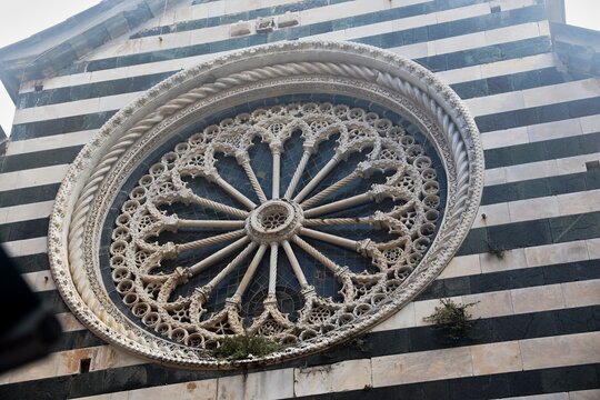 Rosone chiesa a monterosso