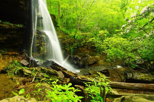 Lodge Falls.  Waterfalls and hiking at Desoto State Park